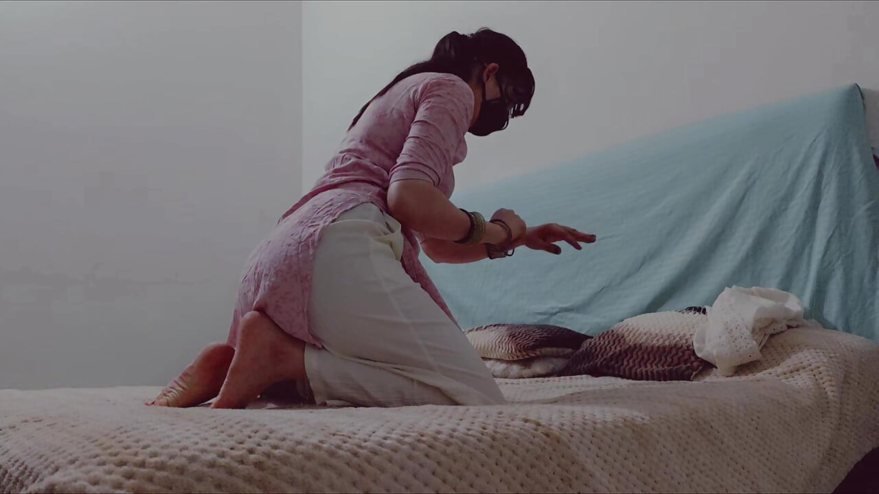 Kaam kr rahi wife ko hard choda ,don't miss the end