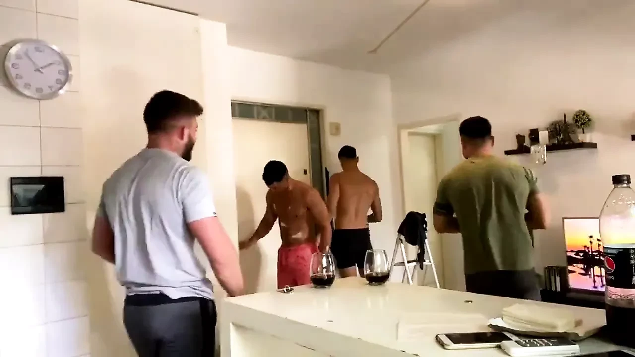 The curious straight painters
