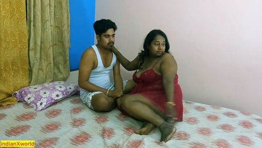 Indische Bengali Bhabhi tanzt heiß und hat echten Amateur-Sex mit klarem Audio !!