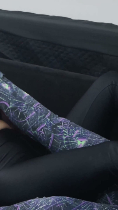 Legging Pants, Sneakers, Socks, Smells and Hot Foot Worship!