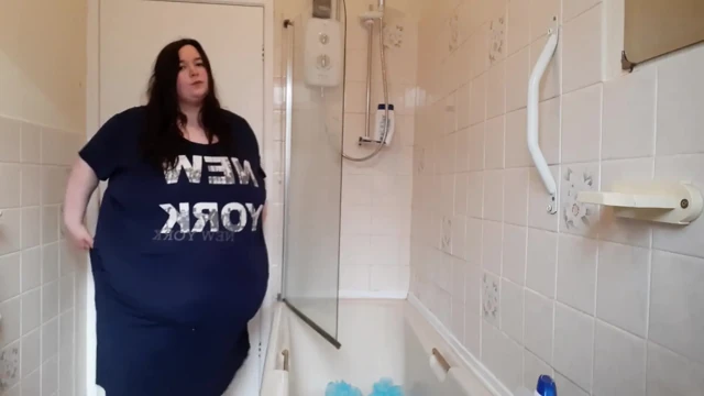 SSBBW belly and body jiggles