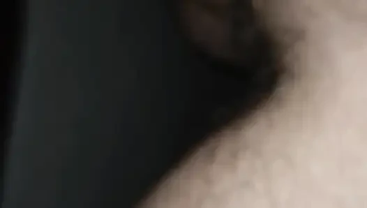 Anne üvey babasının sikini emiyor Baba sonra annesinin içine fışkırtıyor.