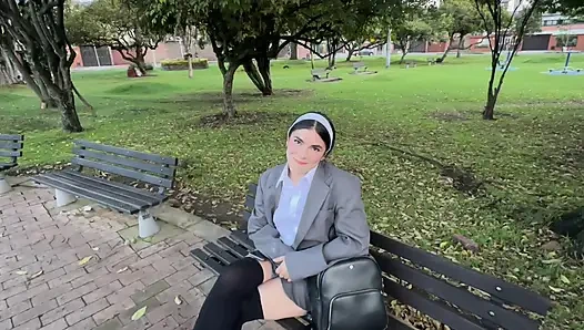 Okuldan Ayrildiktan Sonra Ilk Kez En Yakin Arkadaşimin Erkek Kardeşini Sikiyorum