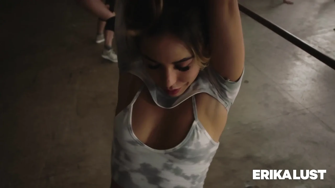 粗暴肛交和舔阴 - 我的屁股由Erika Lust