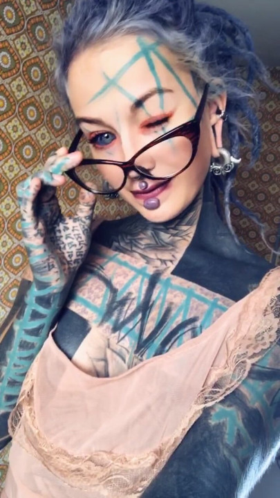 Do you want to see more ? Then follow me now and enjoy the show !