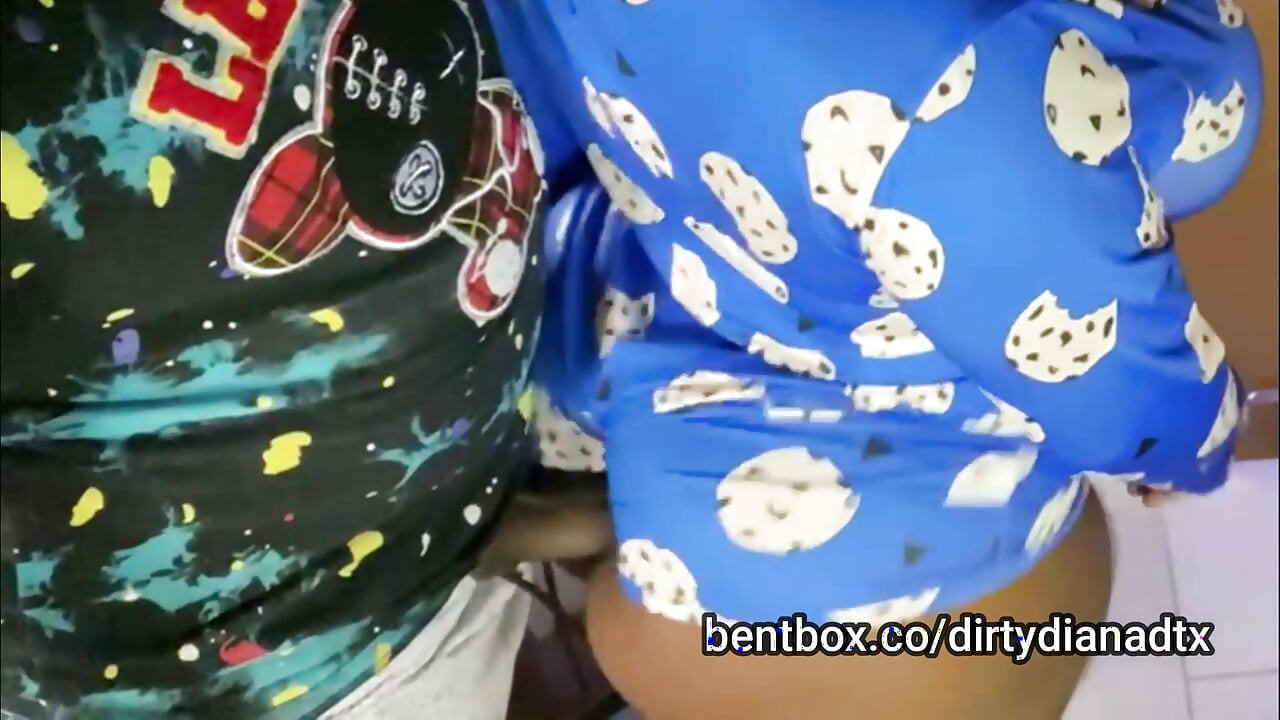 Dirty Diana gives working man an ass job