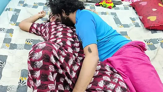 Heißer kuss mit arschpresse