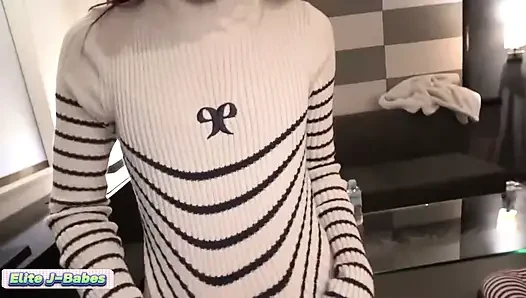 Weich rasierte intime anzeige führt creampie tief neckend enges finish