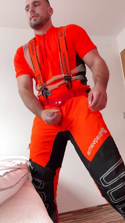 Lumberjack in Hivis Jerks His Huge Cock and Muscle Worship