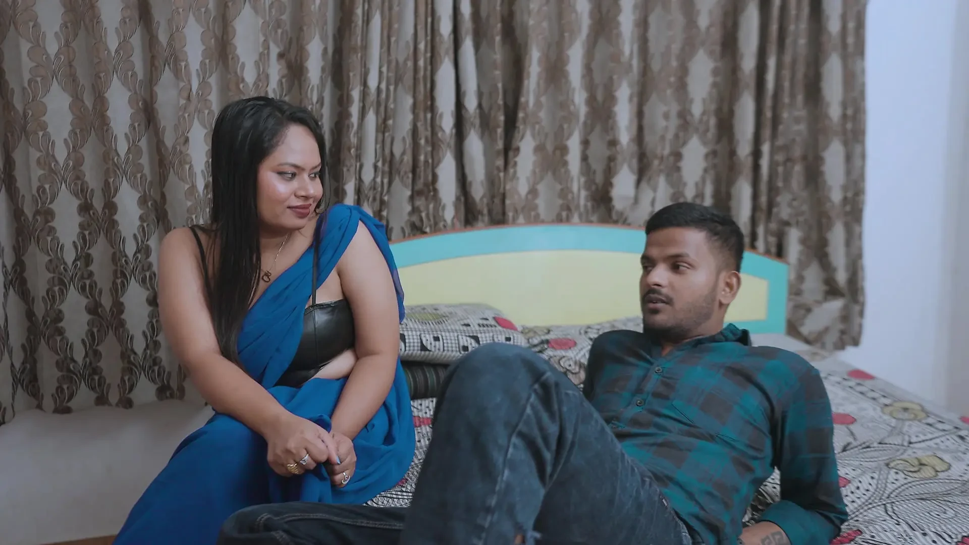 Indian Hot Beutyfull Desi Girl  For Saree Invite Boyfriend Hardcore Sex Clear Hindi Audio