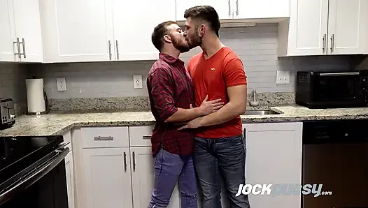Jockpussy mutfakta tyler ve luke'u çiğ et var