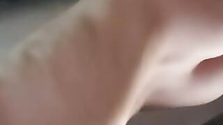 Rusa lechosa polla de 6 pulgadas masturbándose en su habitación local
