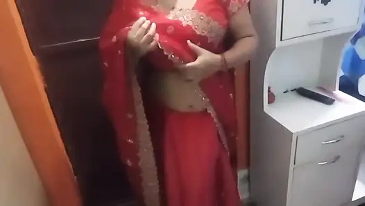 Beautiful Indian Bhabhi Having Romantic