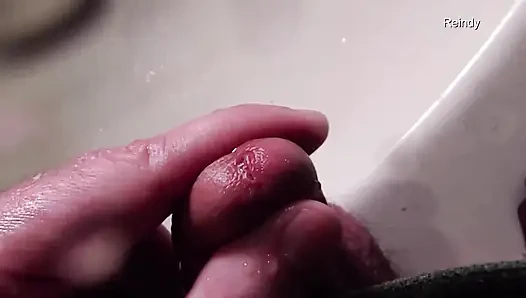 Çiş deliği sidik ağır çekimde yakın çekim görünüm
