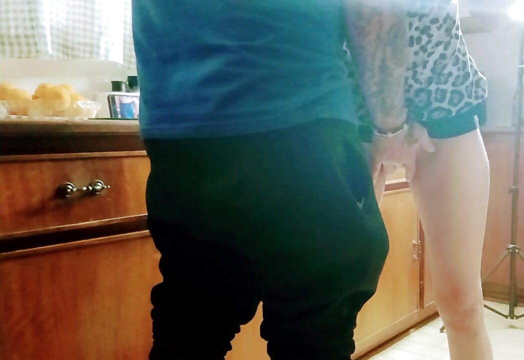 Hotwife lubi rżnąć moich kumpli
