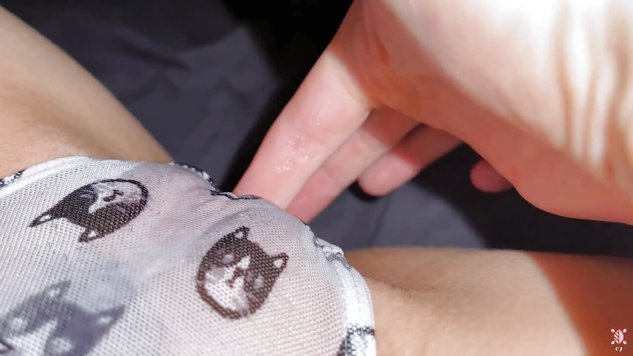 Slečna Chlupatá kundička dnes večer znovu teče FPOV