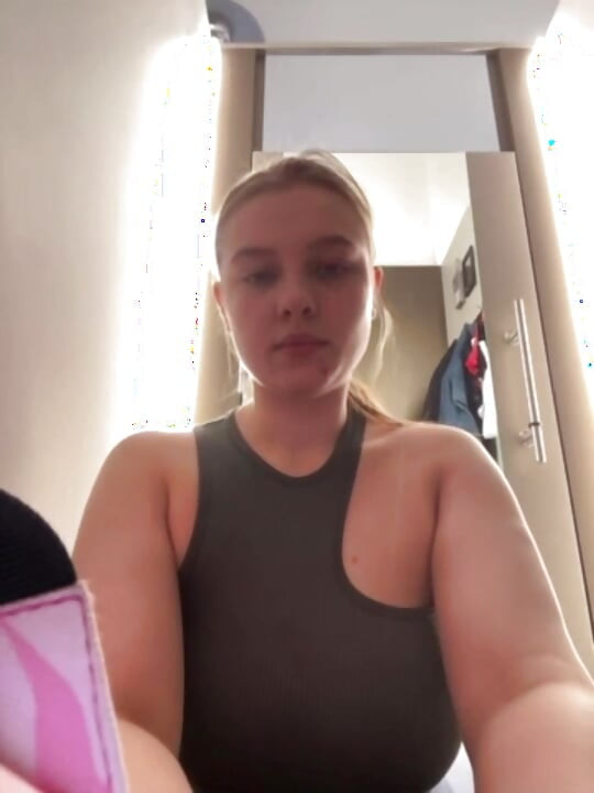 Extreme show in the changing room with jucielussie
