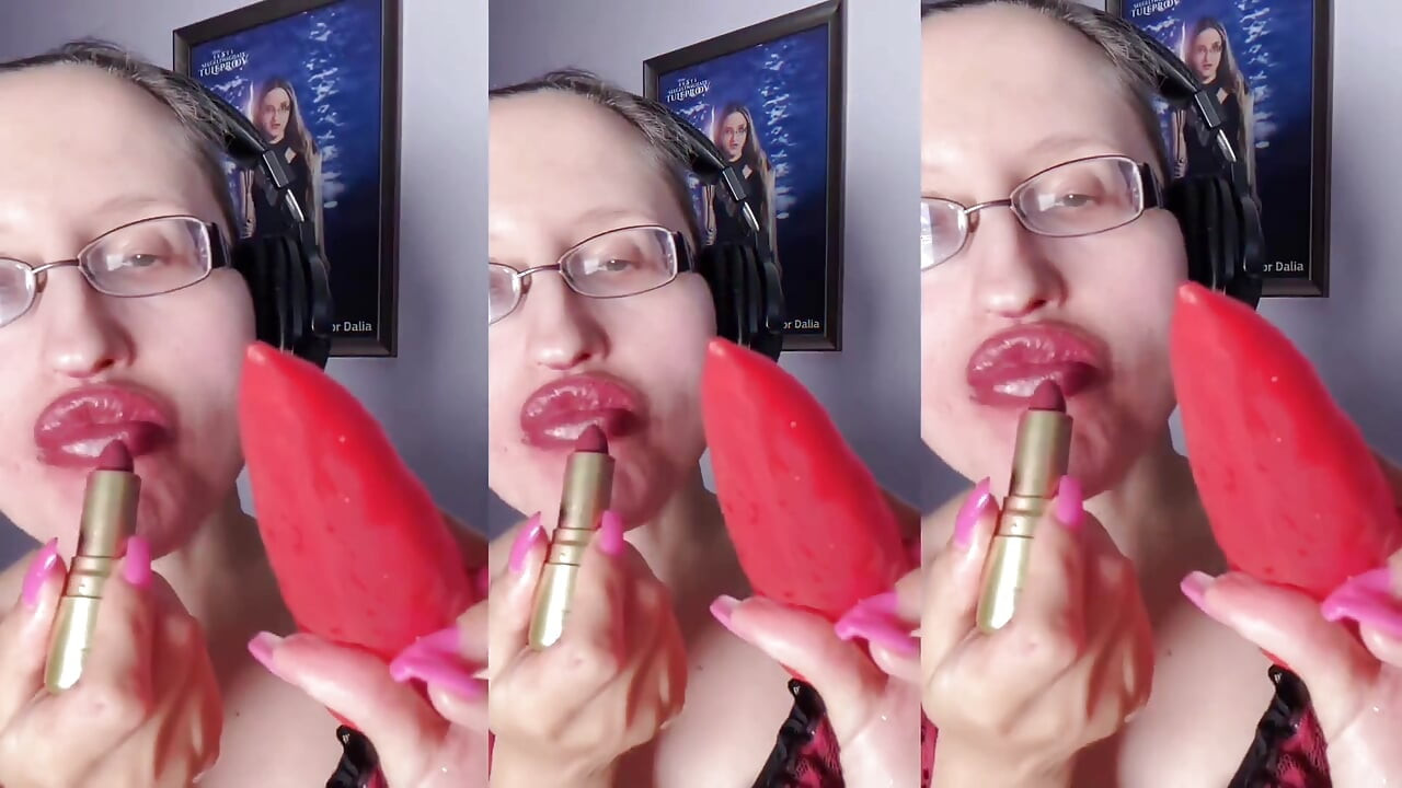 Asmr Paprika Pepper Eating - Asmr, Eye Glasses, Gianess, Lipstick, Big Lips, Mouth, Food, Face Fetish, Long Nails