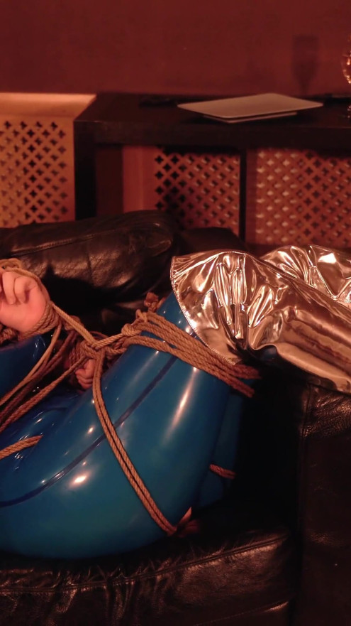 Latex bondage escape video: arya grander sexy masturbation
