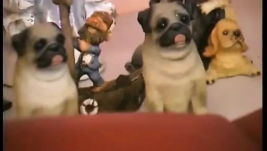 Olgun iri güzel kadın çift dildoyla mastürbasyon yapıyor