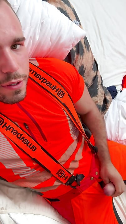 Tyler Blake Jerking off in Hivis Lumberjack Workwear - Muscle Flexes & Explosive Cumshot