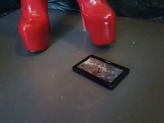 Lady l crush z seksownymi ekstremalnymi czerwonymi butami Sony MP4.