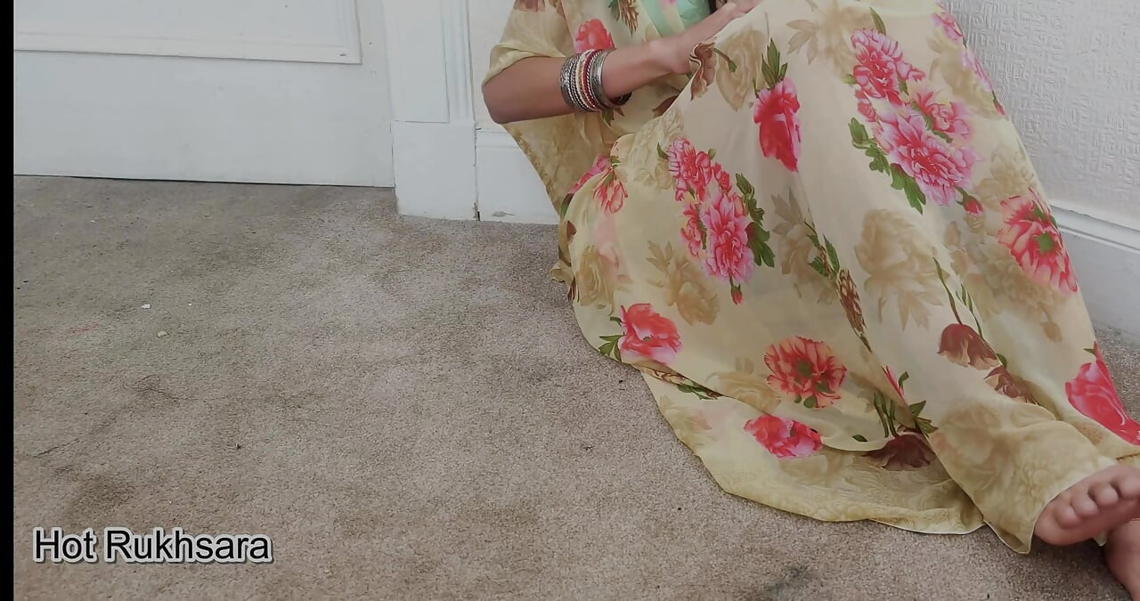 Desi Husband Fucking His Sexy Wife Hard with an Expensive Gift Hindi Audio