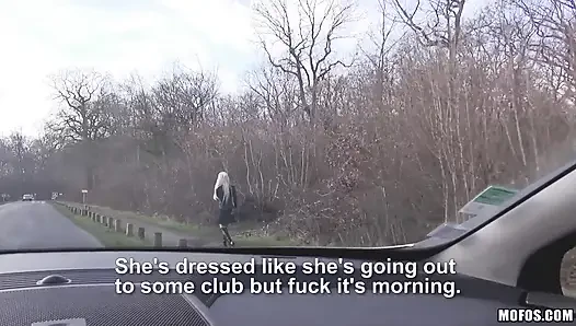 Запертые тинки - красные губы Chloe сосут хуй