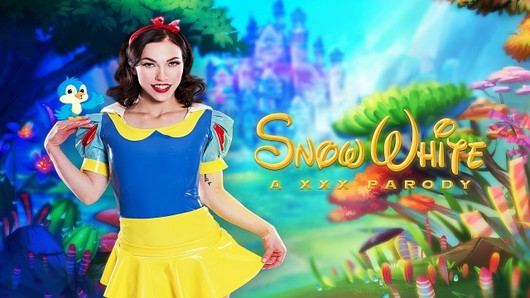 Natural Babe Diana Grace As SNOW WHITE Is All Wet For You