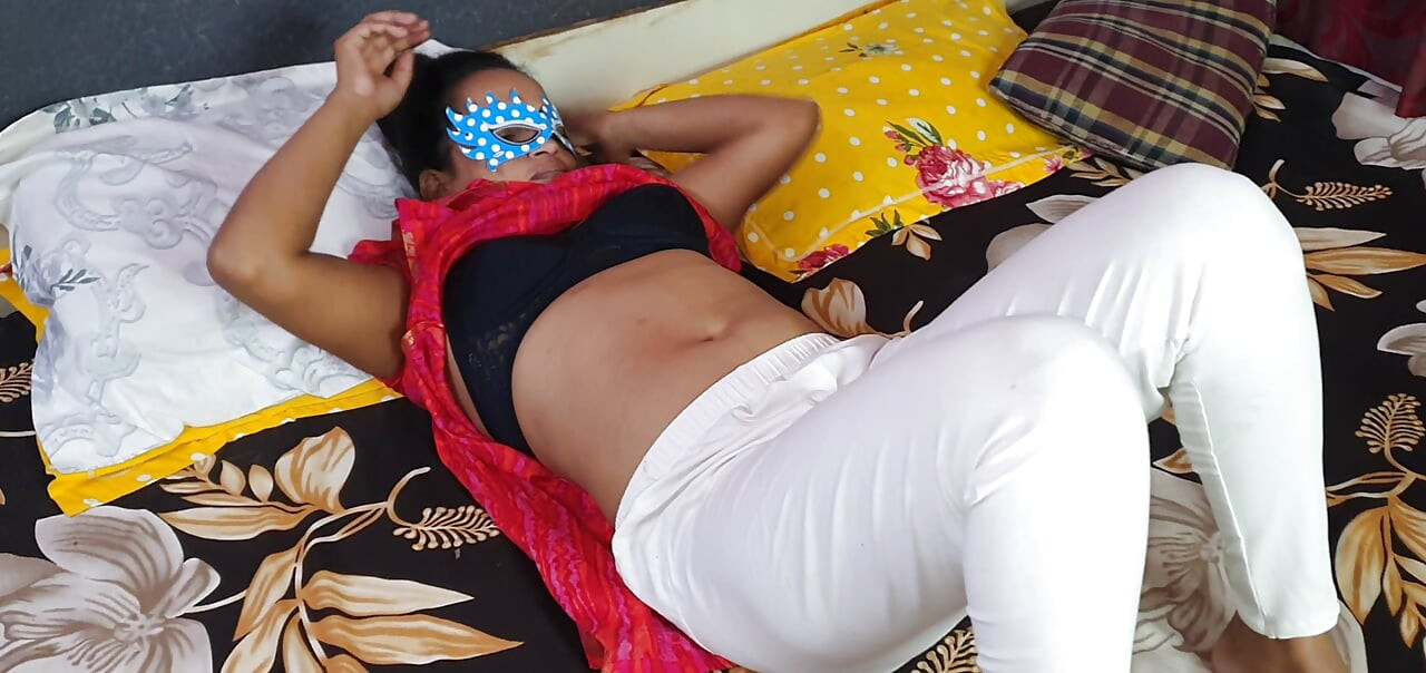 Sister-in-law got in the mood to have🔥 sex after watching sex videos on mobile