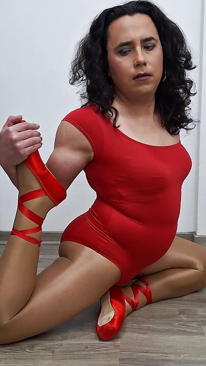 Ballet in red: Stretching, Flexibility and a vibrator
