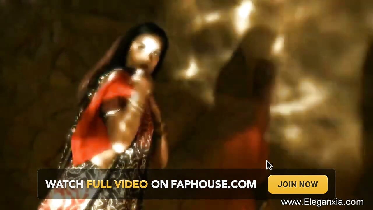 Sexy india babe bailando y mostrando su cuerpo perfecto
