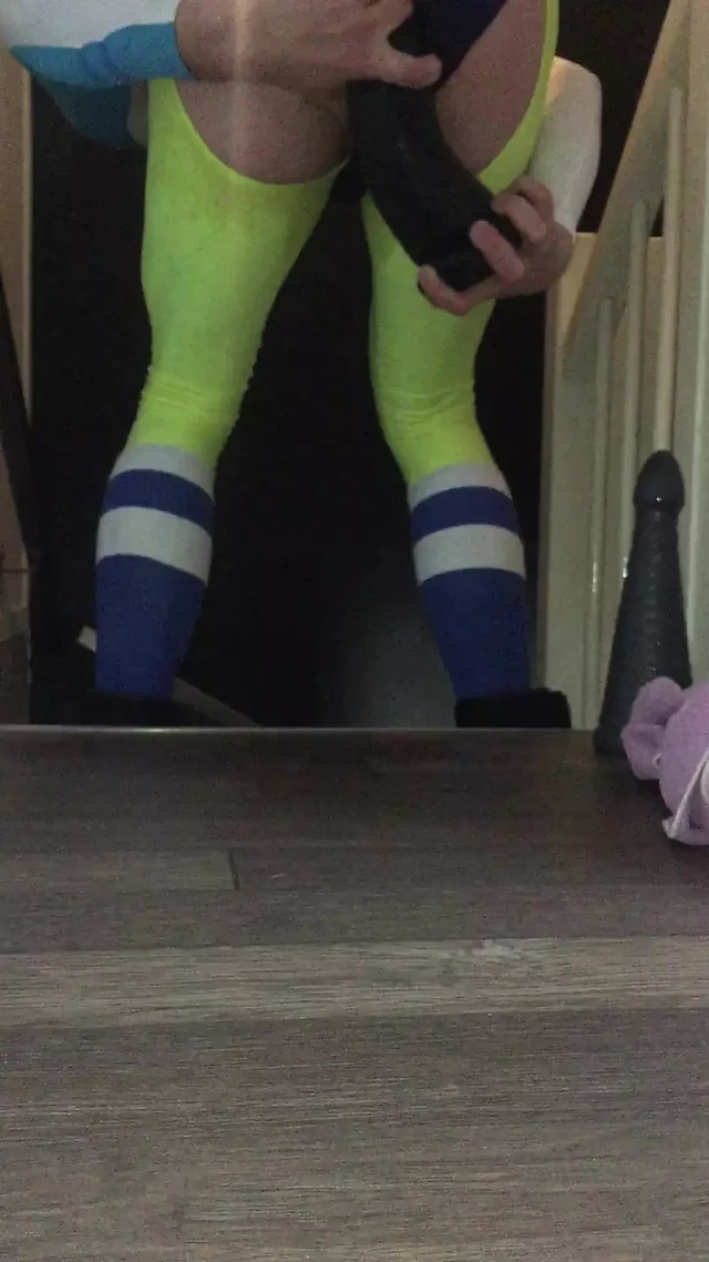 Riding my big dildo's in lycra gear and Nike Sneakers