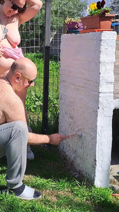 Homemade: amateur girlfriend teasing boyfriend while he works outside | Clip 1