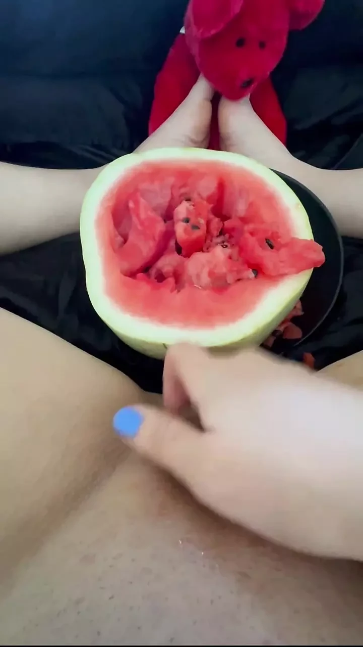 🍉 WATERMELON MOLTIPLICHI GLI ORGASMI FEMMINILI FATTI IN CASA- VIDEO PORNO ARABO LUNGO 2025 - MIGLIOR DILETTANTE SAUDITA - ARABA BIANCANEVE MASTURBAZIONE KINKY