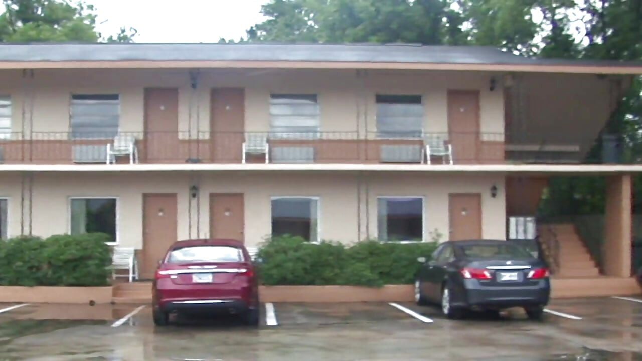 내 베프의 대물 을 빨고 맨발로 따먹기