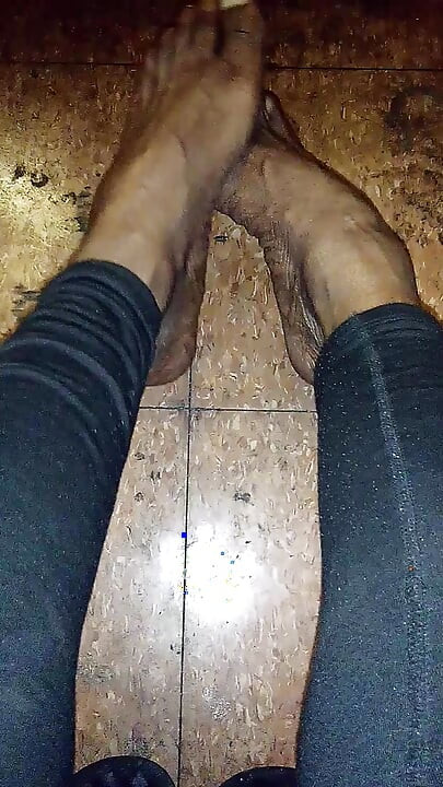 Worship my Pretty Feet With Your Tongue Extreme foot fetish