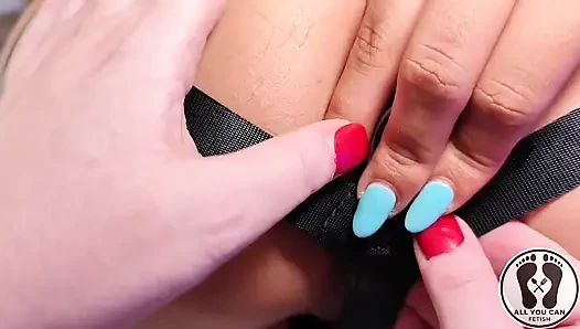Lesbian lagi asik pakai butt plugg dan strapon