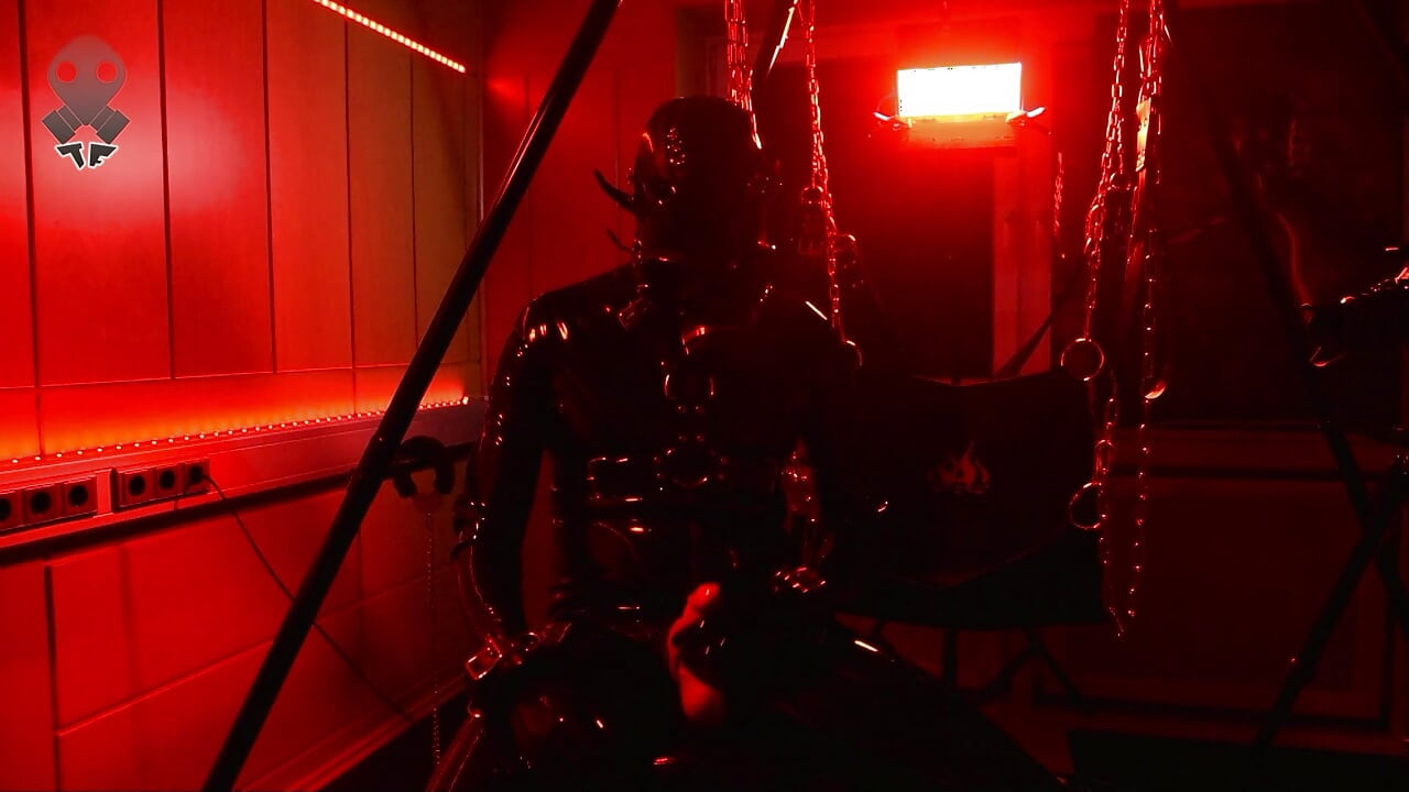 Rubberdrone ชักว่าวในแสงสีแดง