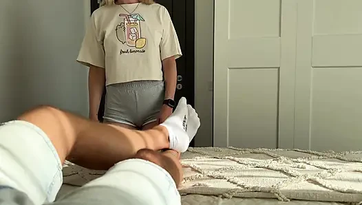 Geile stiefschwester schleicht sich in mein zimmer, um meinen schwanz zu ihrem vergnügen zu benutzen, pOV