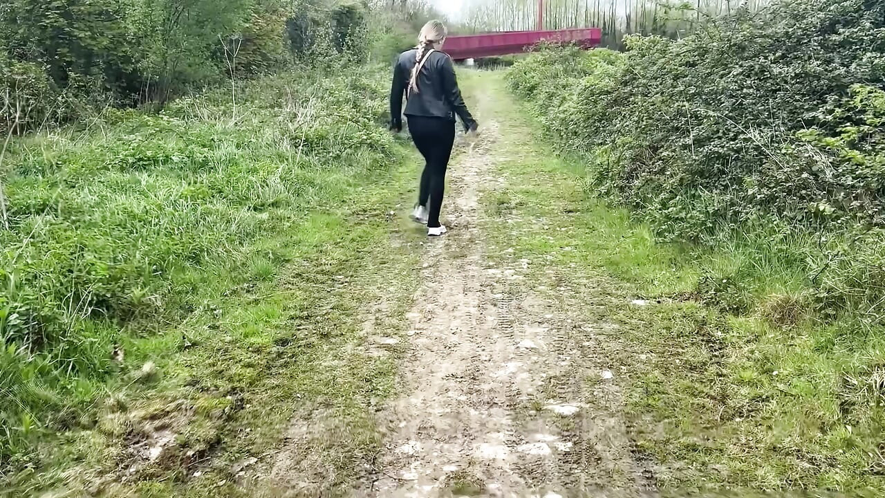 Can't Hold It, Pissing Outdoor Compilation