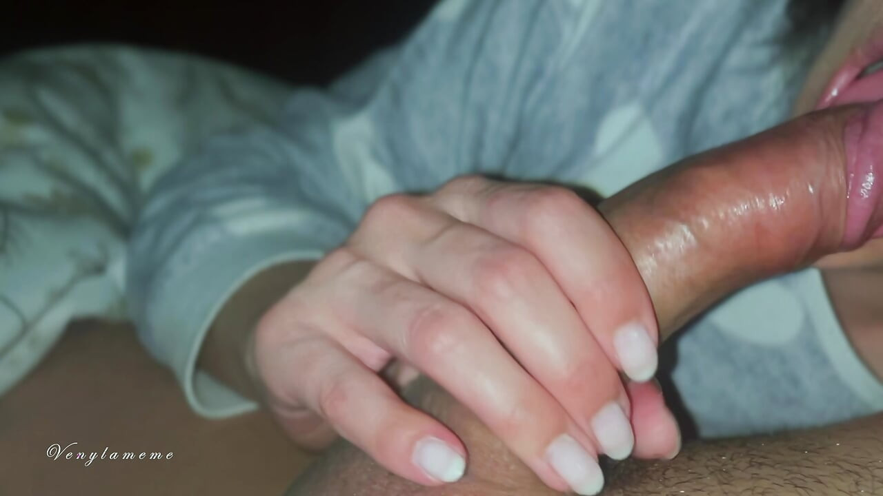 Bedtime Blowjob and Handjob for My Husband Before We Go to Bed