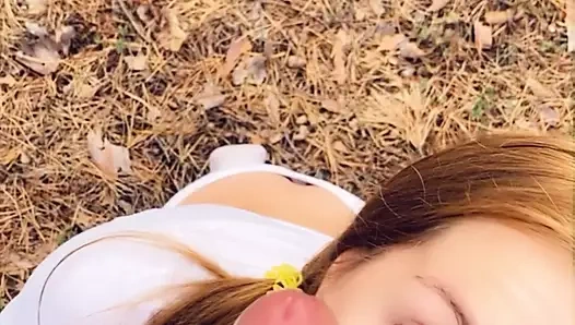 Öffentlicher blowjob und spermaspiel von cumslut mia bandini (pov)