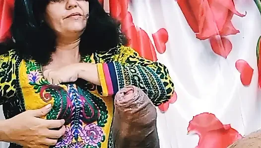 Delicious Step-Mom Having Fun Time