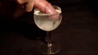 Cum en vaso de agua