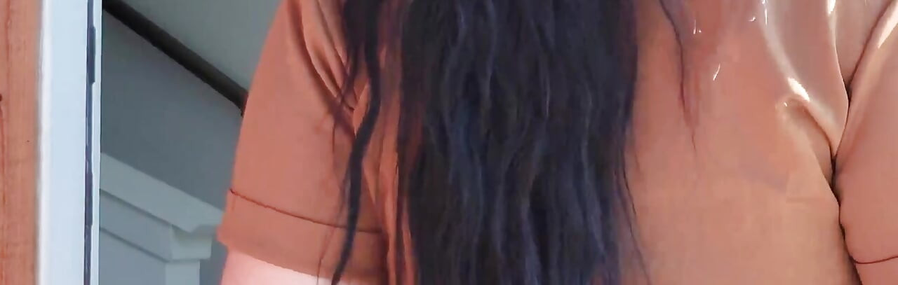 שליחה BBW חזה גדול מפתה על ידי זוג