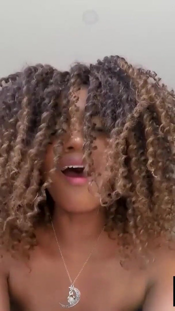 Μεγάλο κώλο μαύρη λατίνα μουνί κιγκλίδωμα POV Doggystyle σε σπιτική οντισιόν | Κλιπ 2