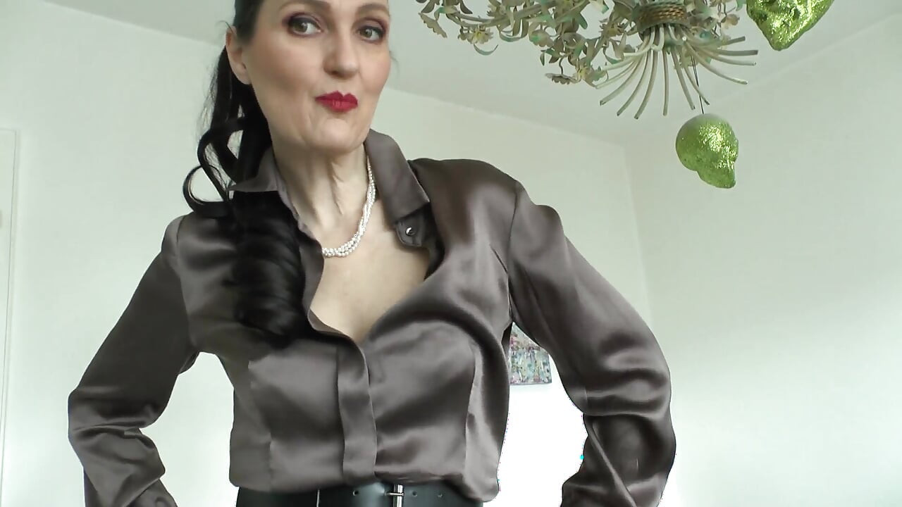 Living room men belt phiting, bhag 1, Lady victoria valente