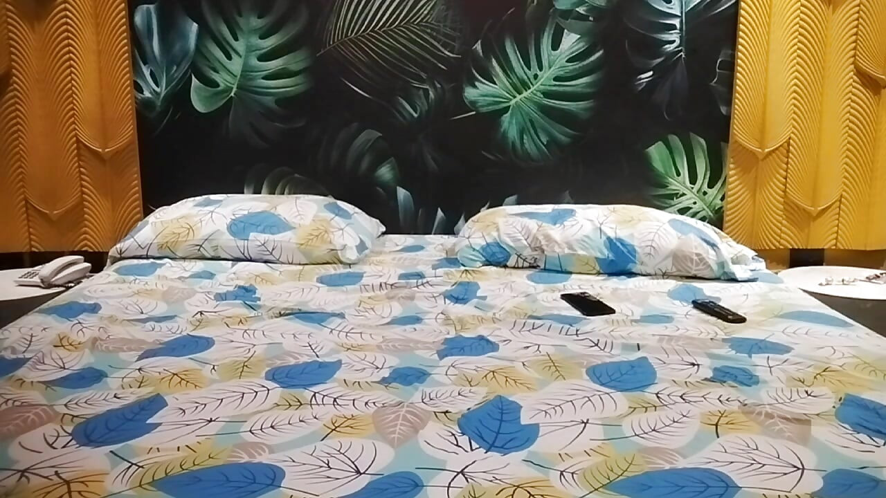 Aku dan temanku pergi berlibur