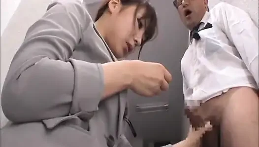 Bagian 4 - obsesi celana ketat. Si cantik semok mendorong pria liar tanpa melepas pakaian.